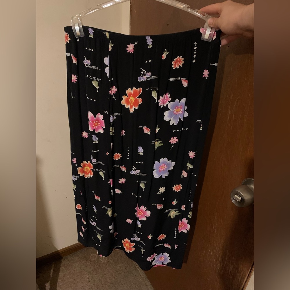 women’s floral vintage skirt